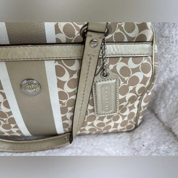 Coach Chelsea Heritage Signature Stripe Satchel Nr. F15132 - Picture 15 of 15